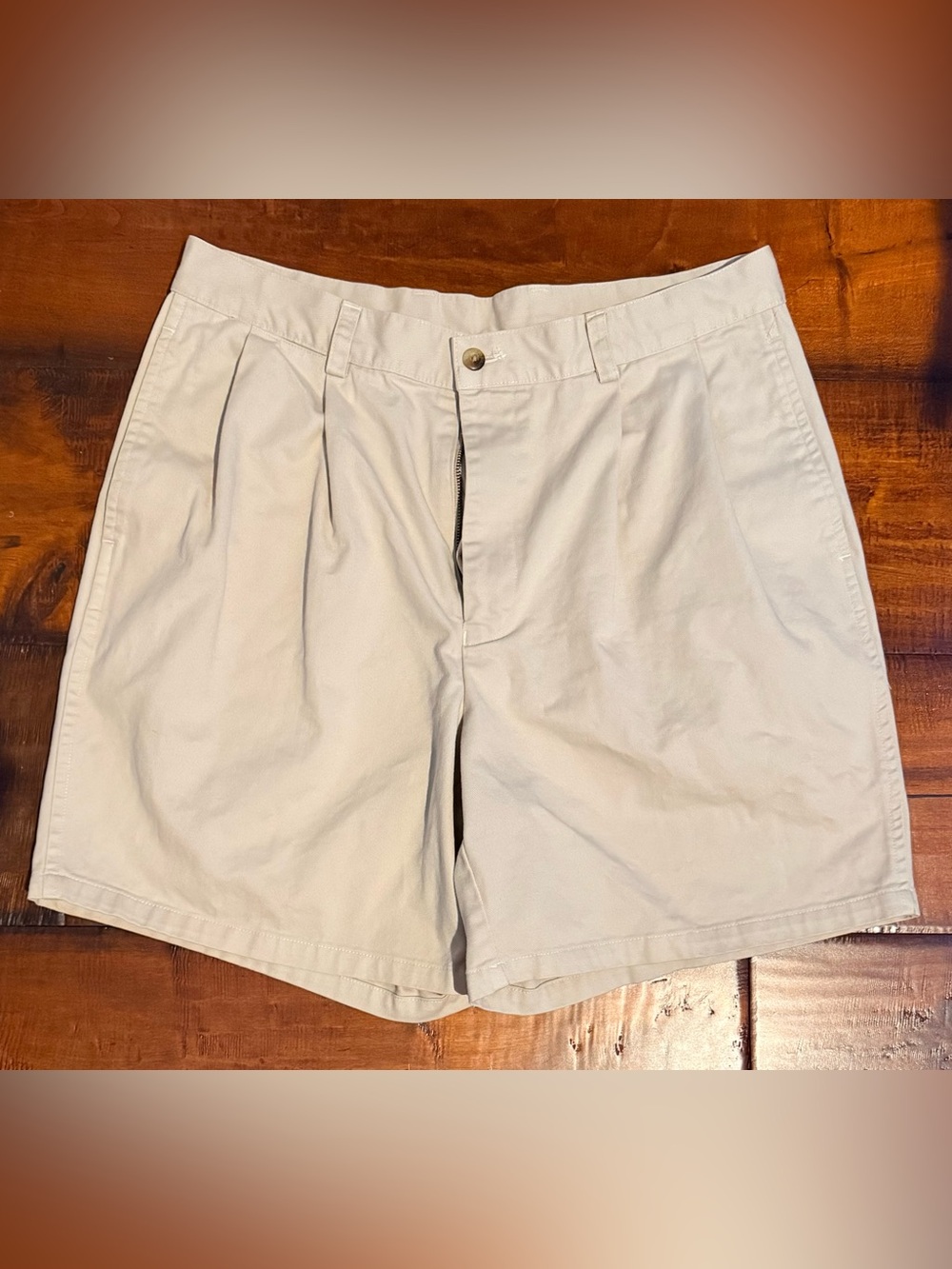 Nautica Men's Pleated Front Shorts in Khaki